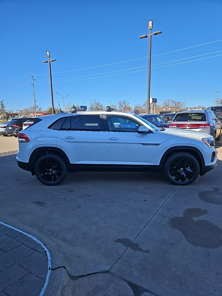 New 2026 Volkswagen Atlas Cross Sport SE AWD/4WD image 4
