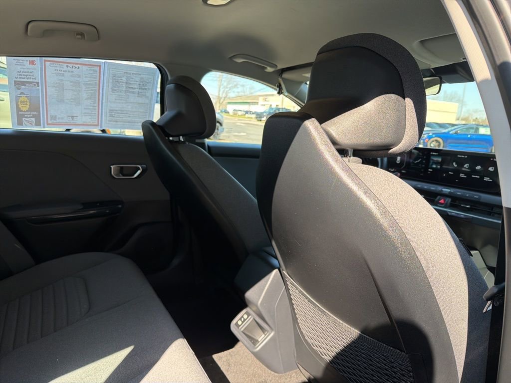 Used 2025 Kia K4 EX image 15