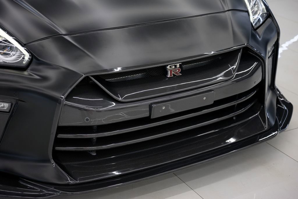 Used 2018 Nissan GT-R Premium image 5