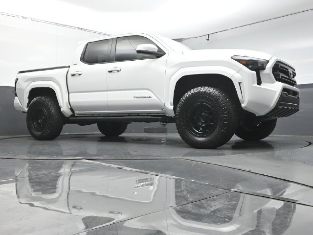Used 2024 Toyota Tacoma SR5 w/ SR5 Upgrade Package RWD image 42