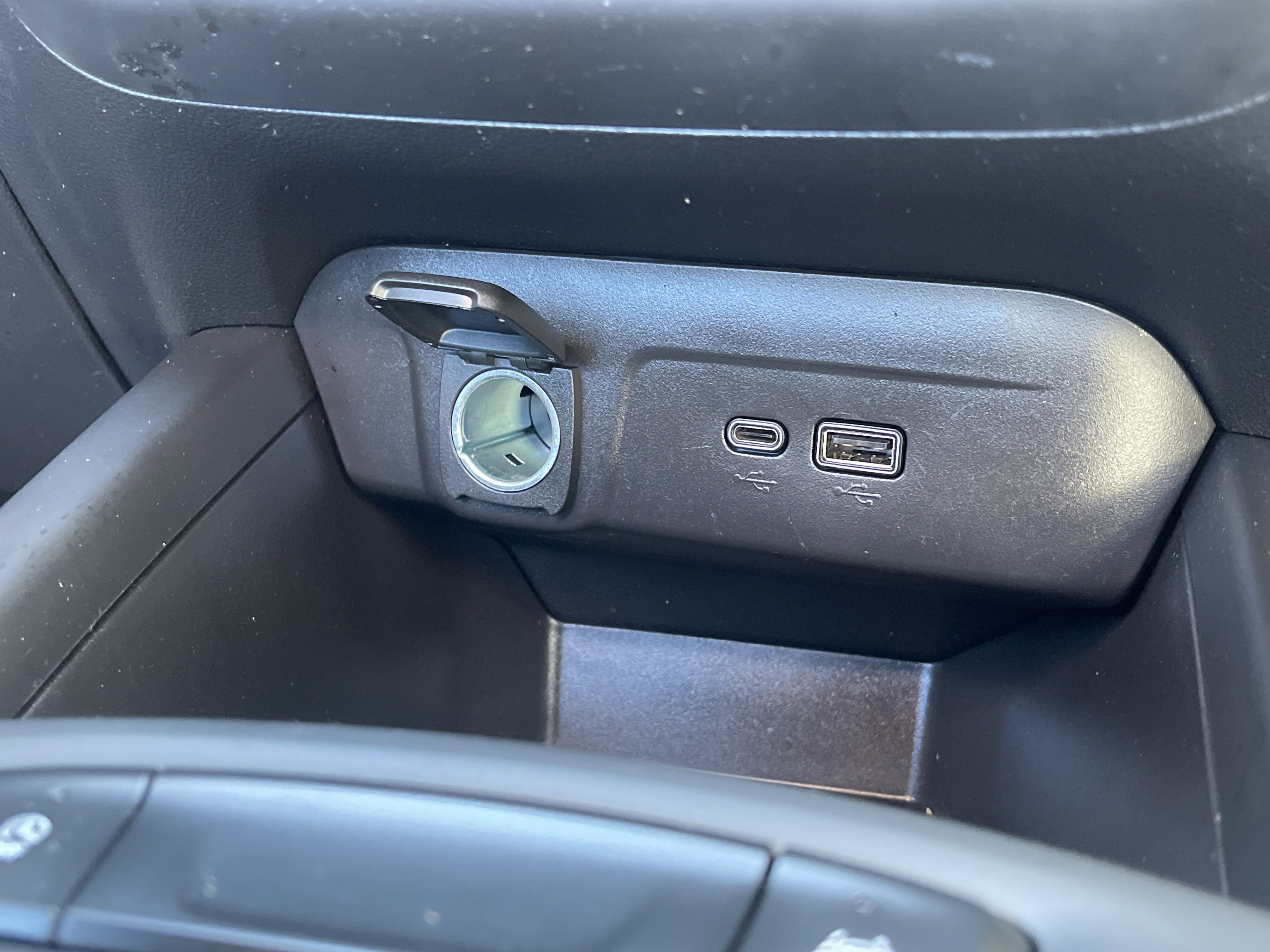 Used 2024 Chevrolet Trax LS w/ LS Convenience Package image 25