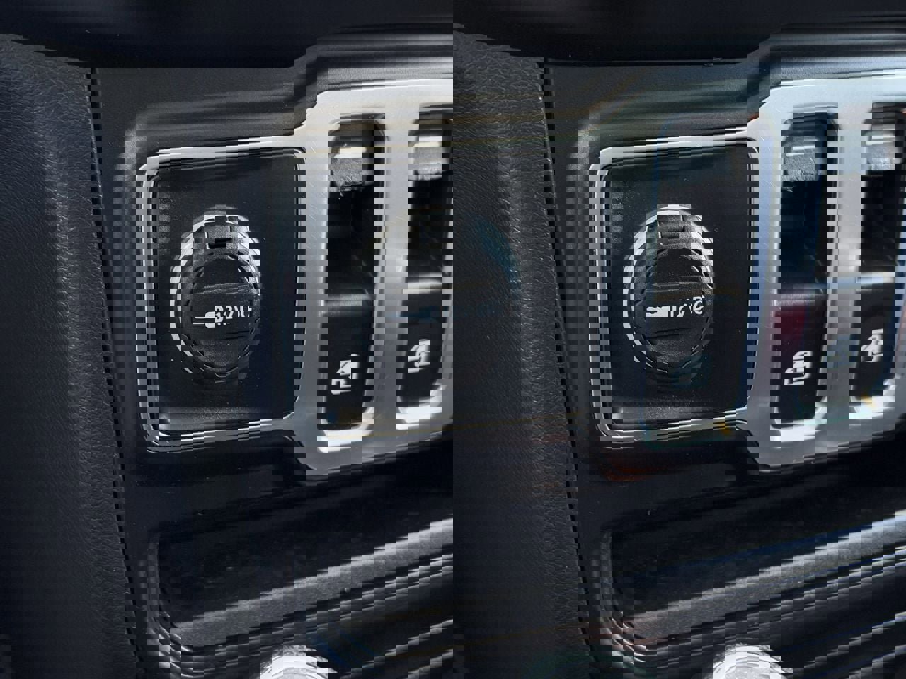 Used 2021 Jeep Wrangler Sport image 21