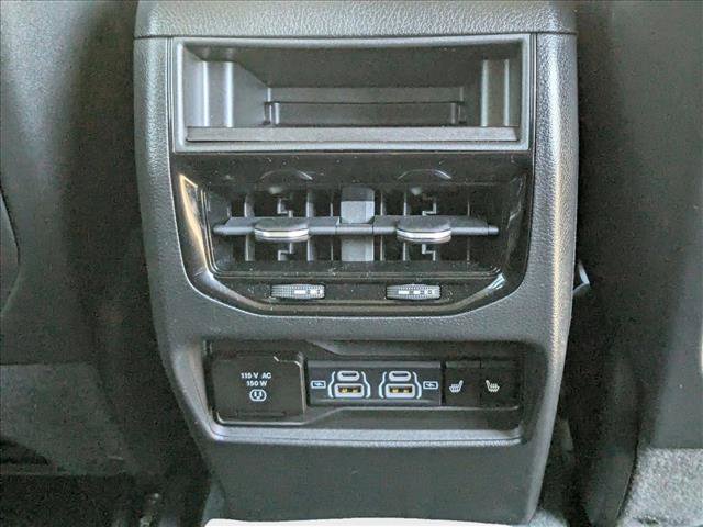 Used 2023 Jeep Grand Cherokee Limited image 16