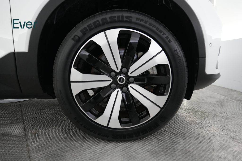 Used 2023 Volvo XC40 Recharge Plus AWD/4WD image 20