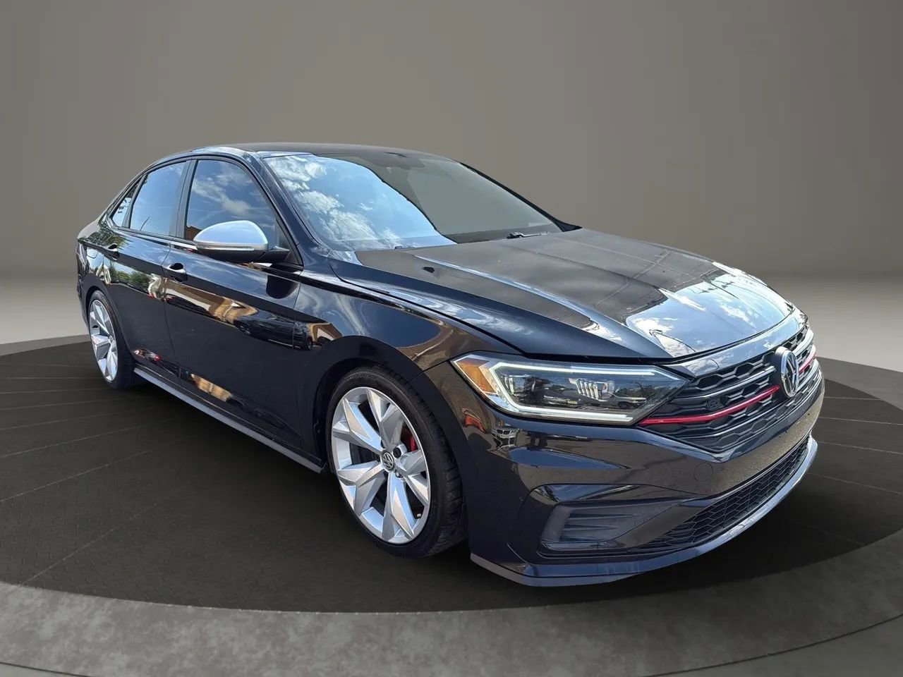 Used 2019 Volkswagen Jetta GLI image 3