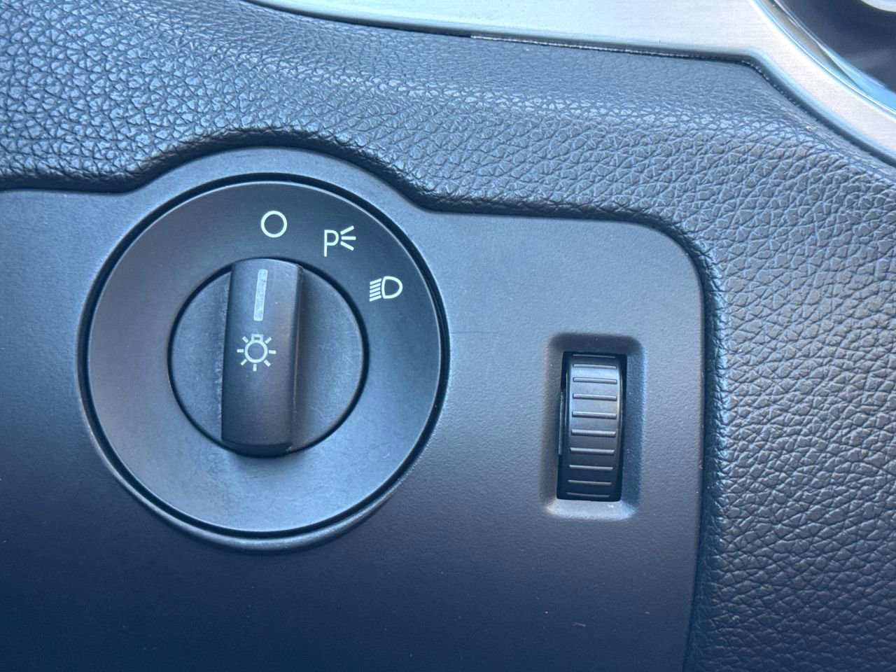 Used 2014 Ford Mustang Premium image 23