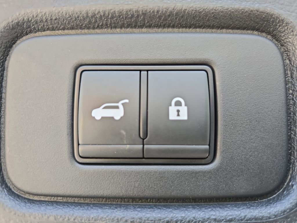 Used 2024 Nissan Pathfinder SV w/ SV Premium Package FWD image 14