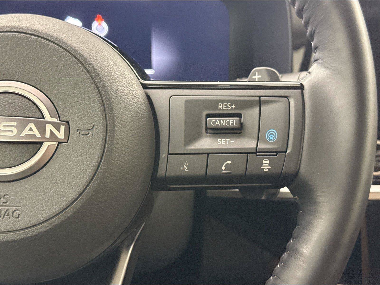 Used 2022 Nissan Pathfinder Platinum w/ Cargo Package AWD/4WD image 20
