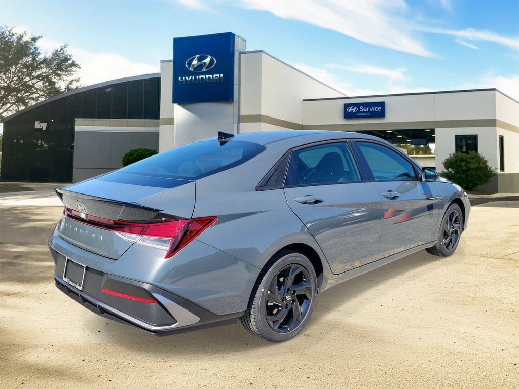 Used 2026 Hyundai Elantra Sport w/ Cargo Package FWD image 4