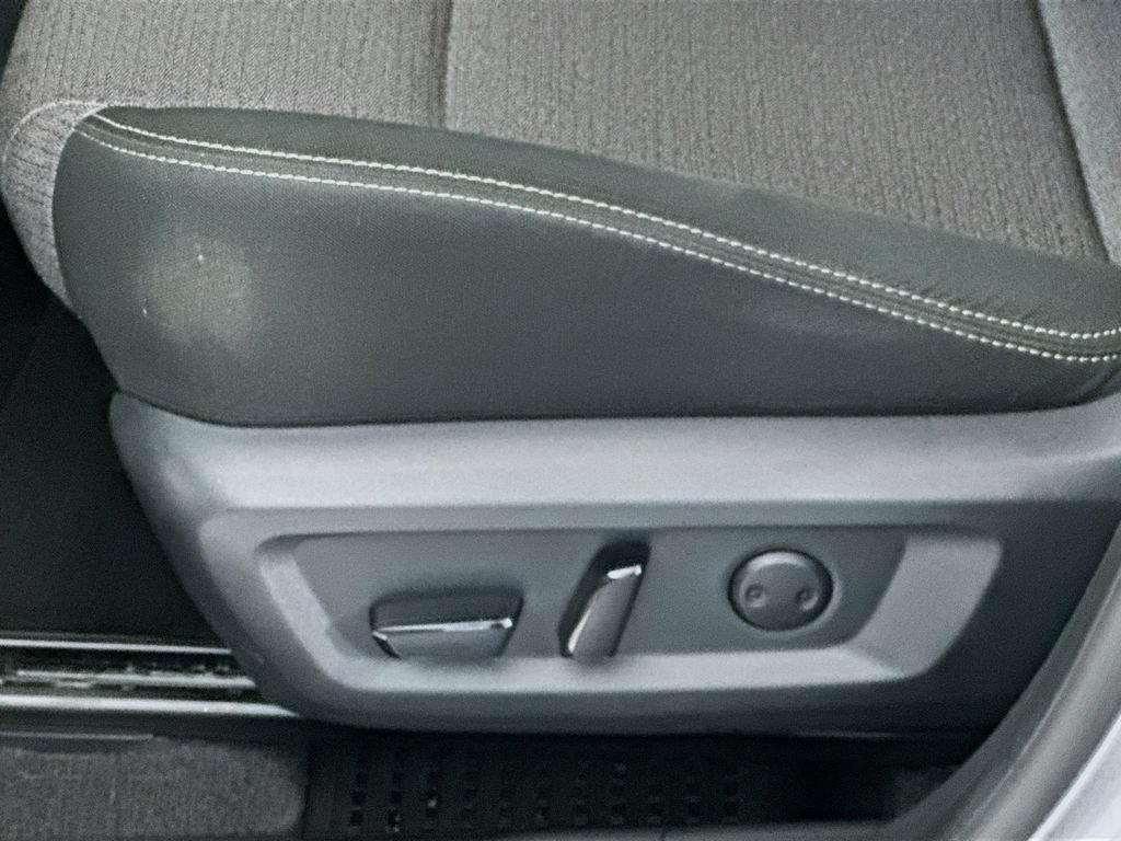 Used 2023 Nissan Rogue SV FWD image 22