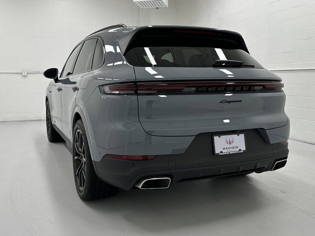 Used 2025 Porsche Cayenne E-Hybrid image 8