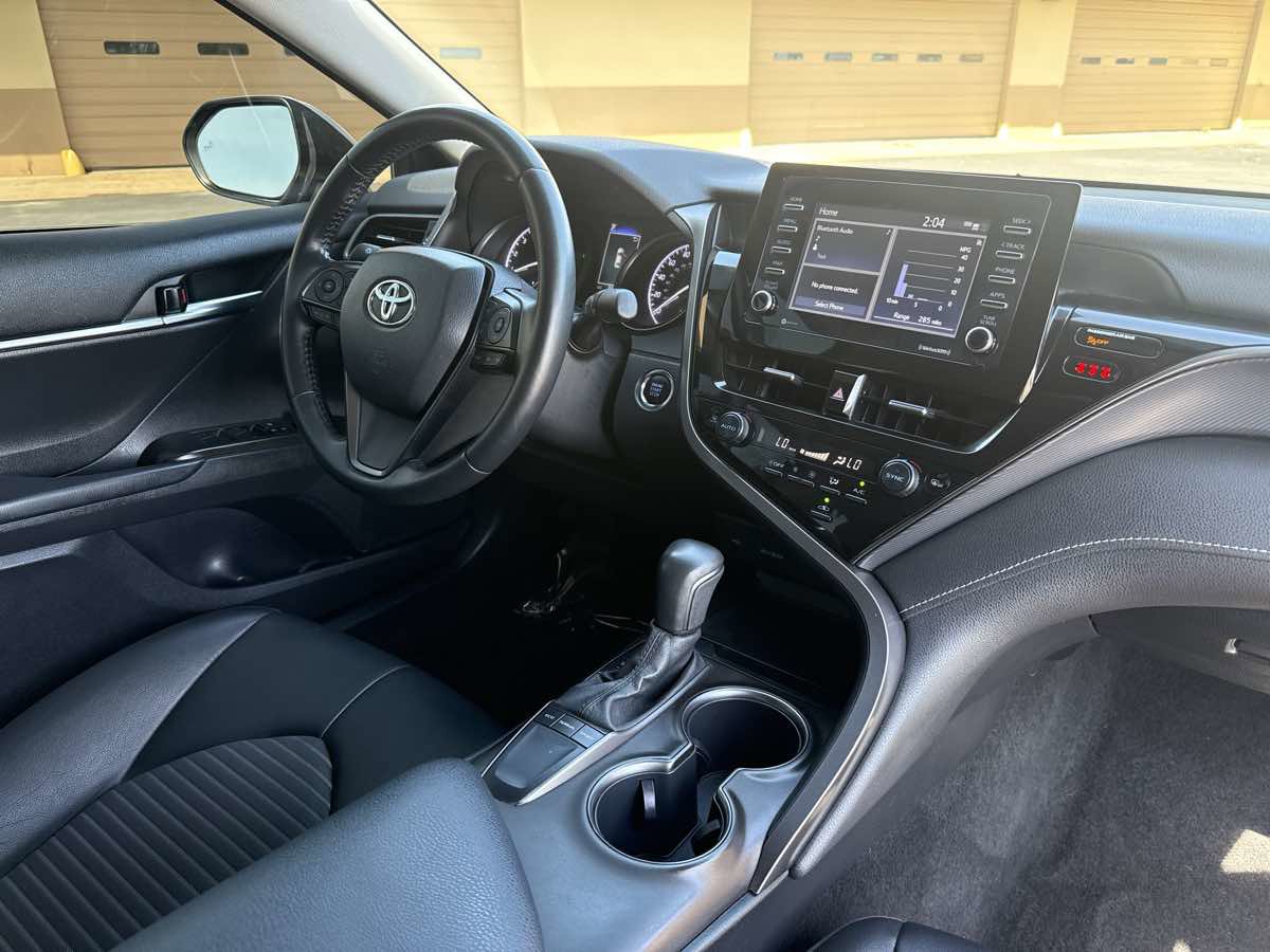 Used 2022 Toyota Camry SE w/ Convenience Package FWD image 16