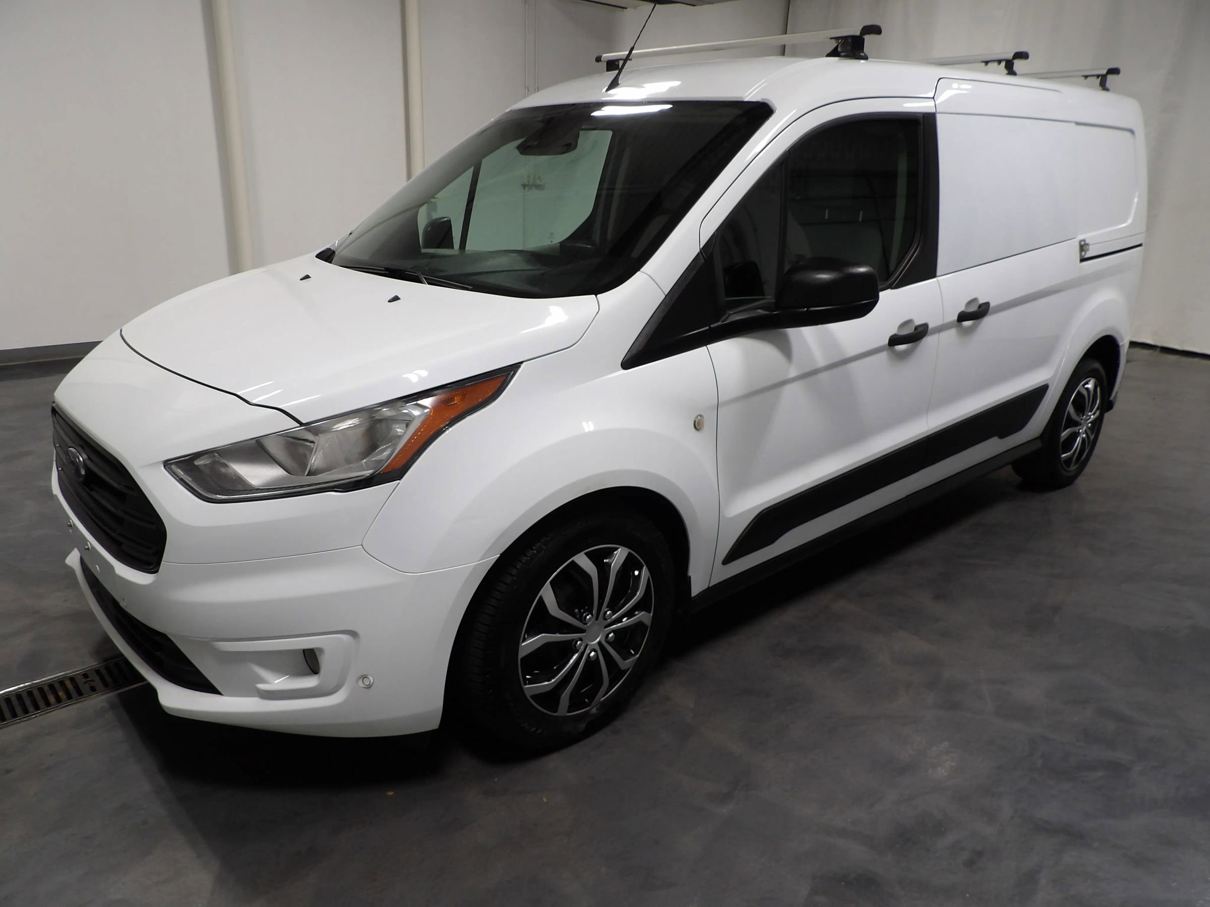 Used 2019 Ford Transit Connect XLT w/ Driver-Assist Package image 3