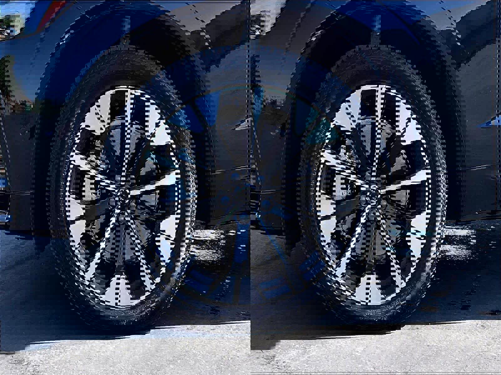 Used 2026 Volvo XC60 T8 Plus w/ Climate Package image 12