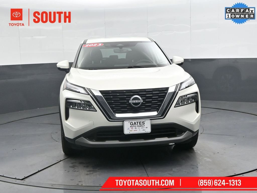 Used 2023 Nissan Rogue SV image 5