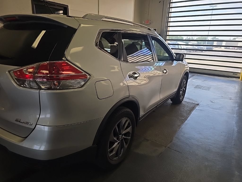 Used 2016 Nissan Rogue SL w/ SL Premium Package AWD/4WD image 3