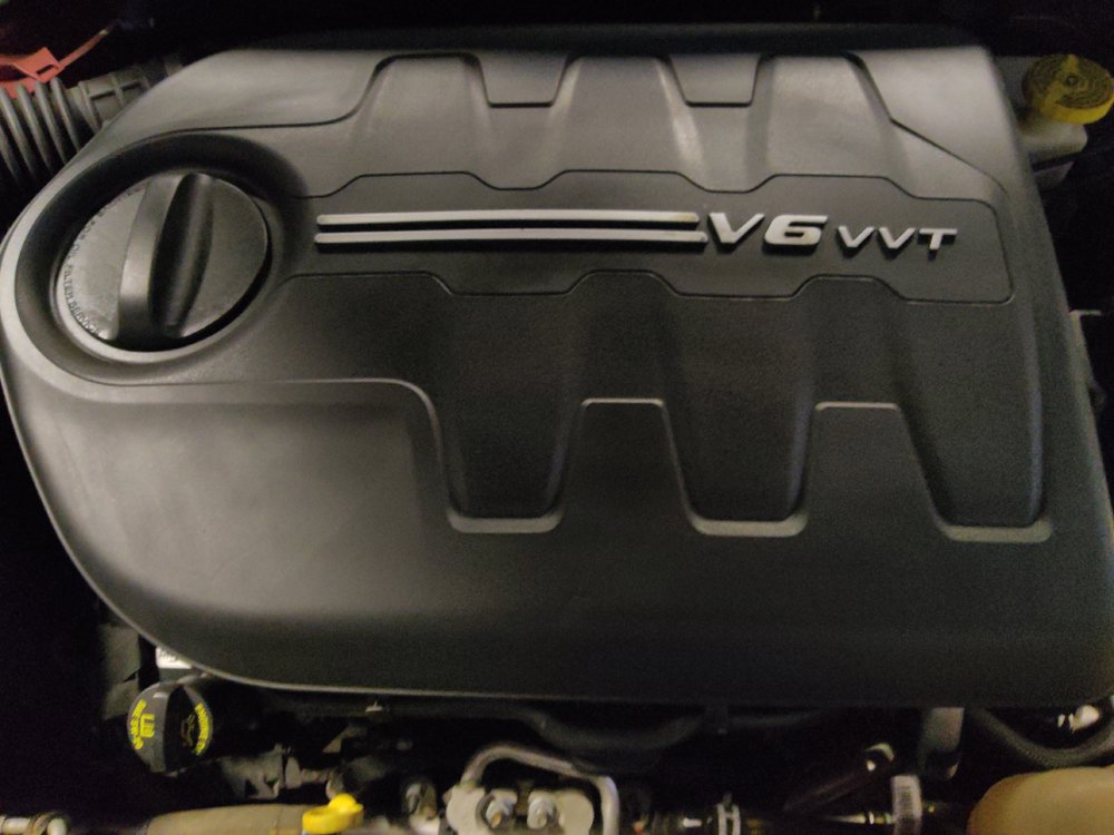Used 2019 Jeep Cherokee Latitude w/ Cold Weather Group AWD/4WD image 30
