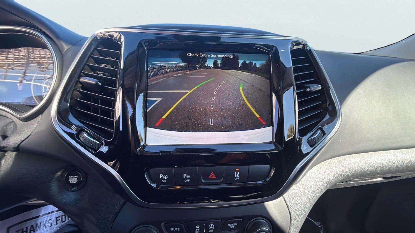 Used 2019 Jeep Cherokee Overland w/ Technology Group image 10