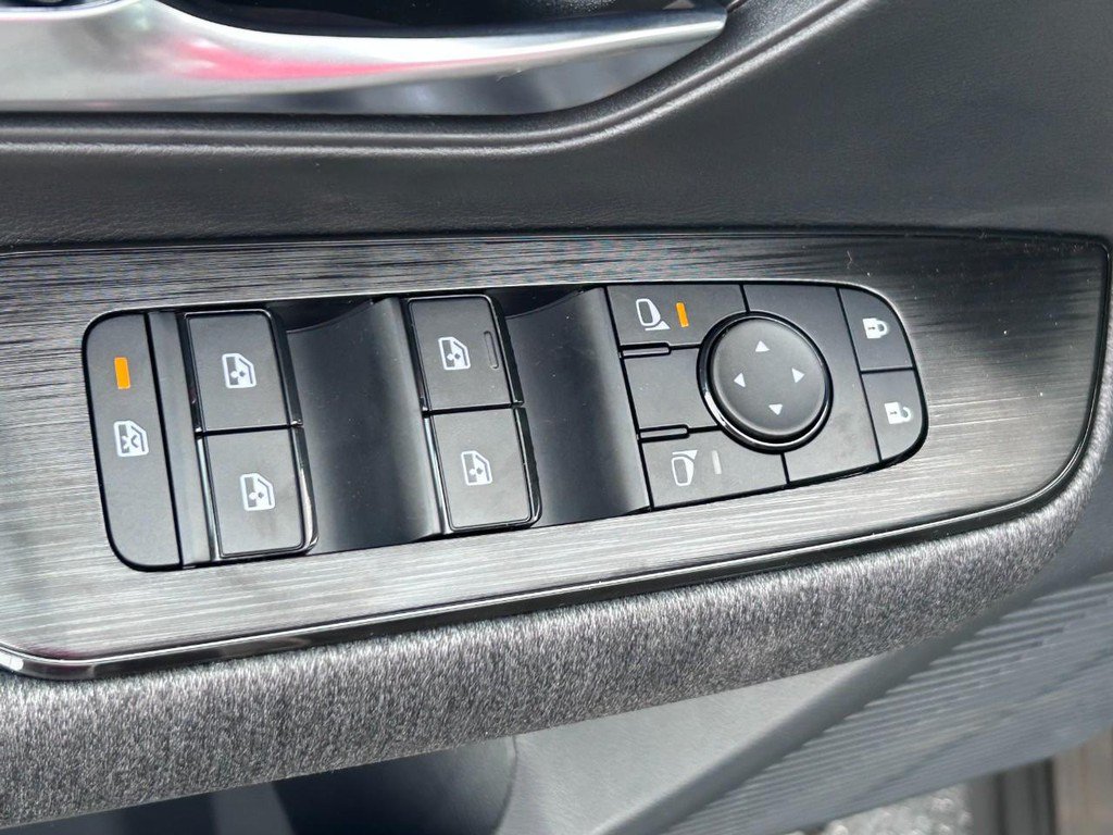 Used 2026 Nissan Kicks SV w/ Cold Weather Package FWD image 10
