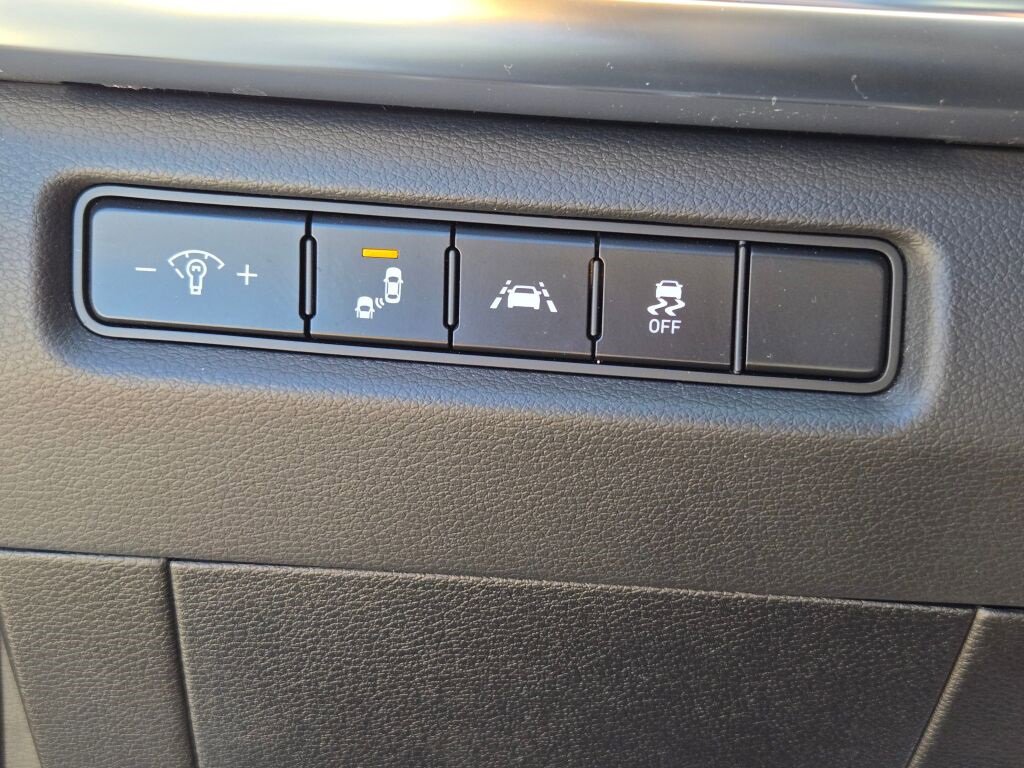 Used 2022 Kia Telluride LX image 27