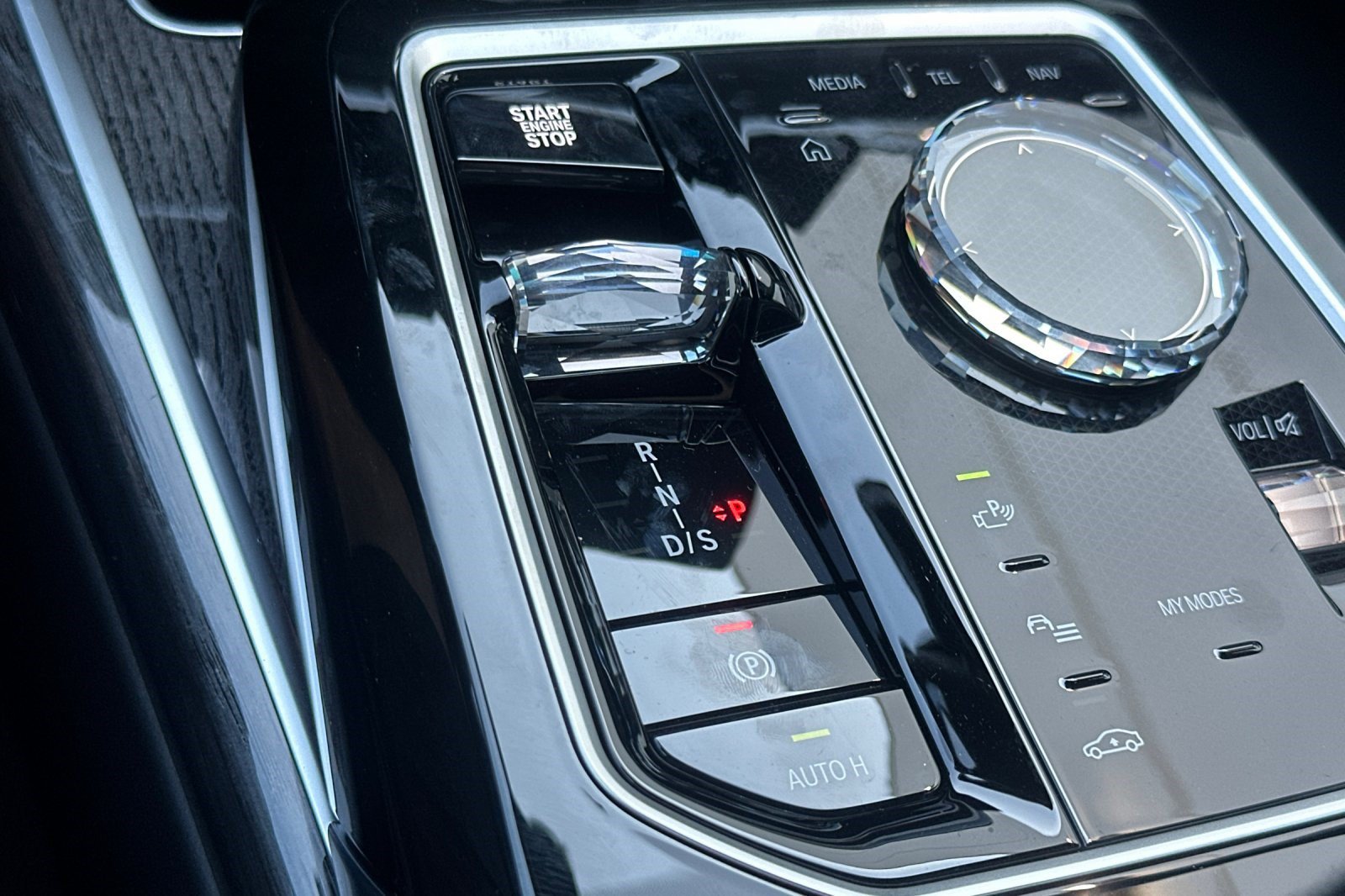 New 2026 BMW 750e xDrive AWD/4WD image 18