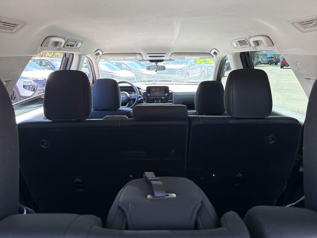 Used 2024 Nissan Pathfinder SV image 32