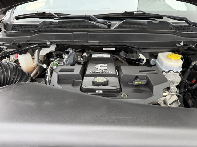 Used 2024 RAM 2500 Laramie w/ Safety Group AWD/4WD image 33