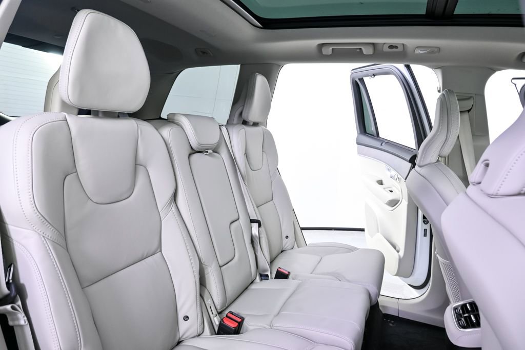 Used 2026 Volvo XC90 B6 Ultra w/ Protection Package AWD/4WD image 25