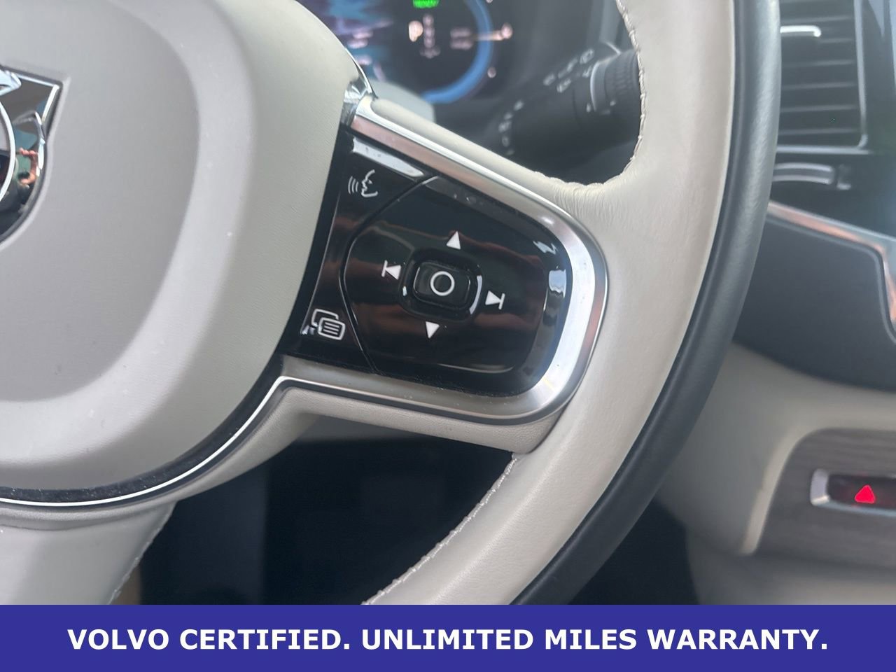 Certified 2024 Volvo XC90 T8 Ultimate w/ Protection Package Premier image 25