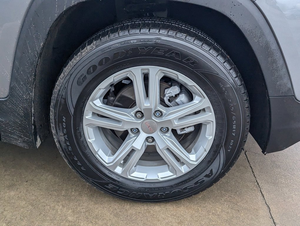 Used 2021 GMC Terrain SLE w/ Driver Convenience Package image 16