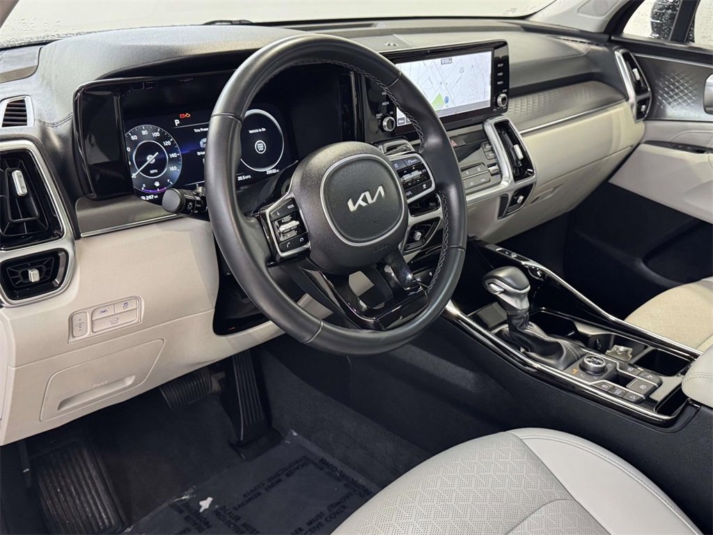 Used 2023 Kia Sorento SX image 15