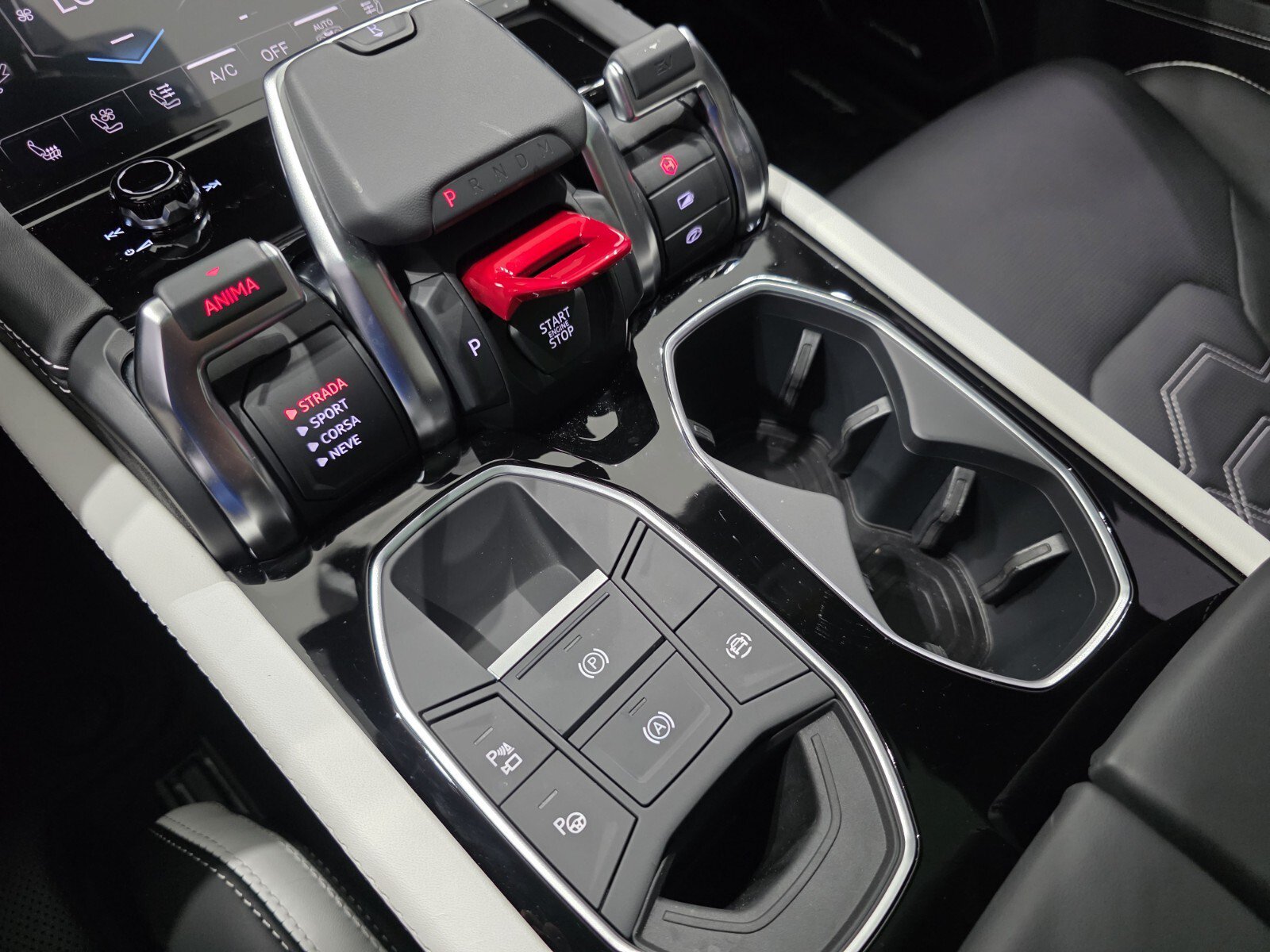 Used 2026 Lamborghini Urus SE AWD/4WD image 19