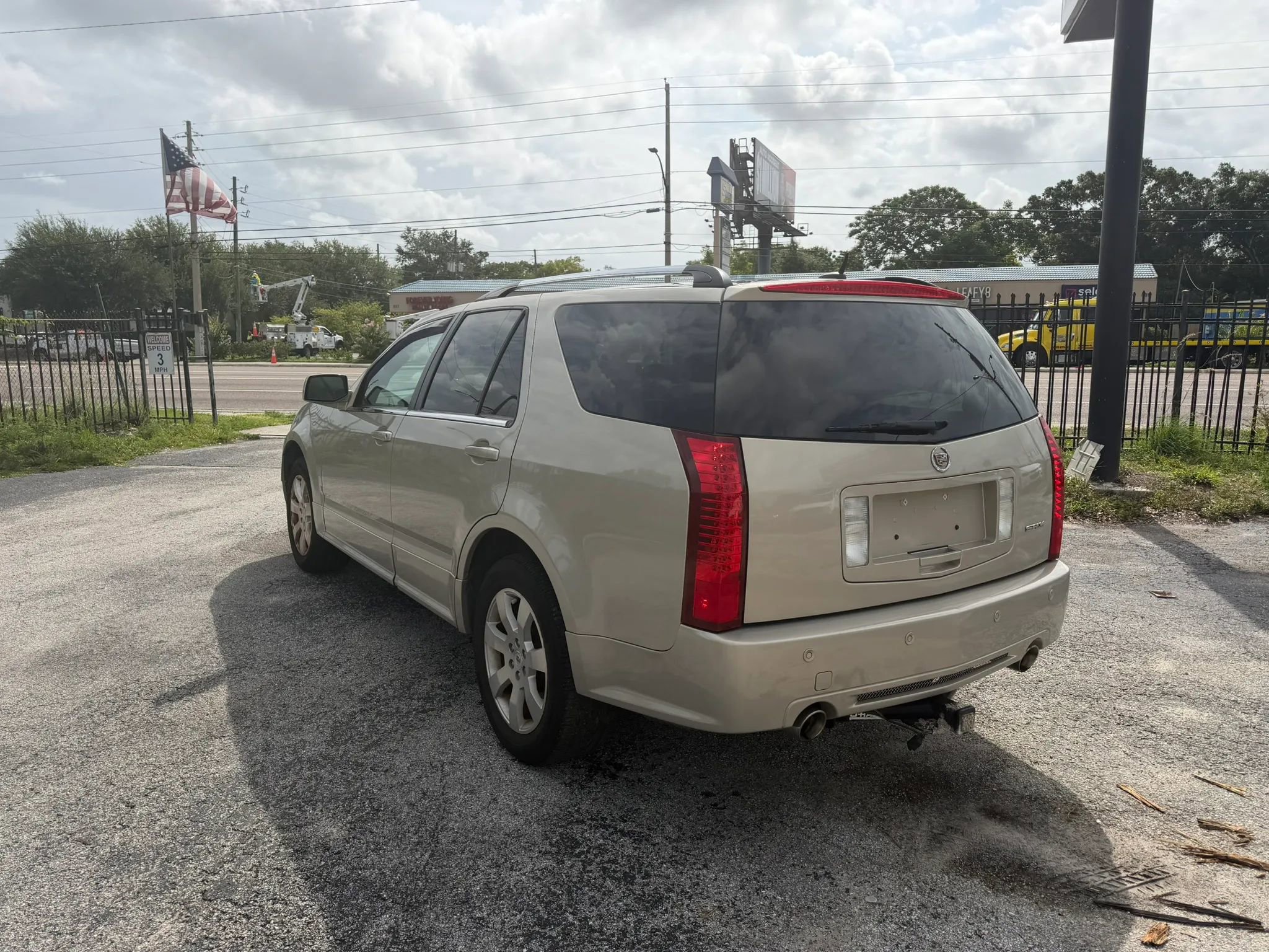 Used 2008 Cadillac SRX w/ Utility Package RWD image 8