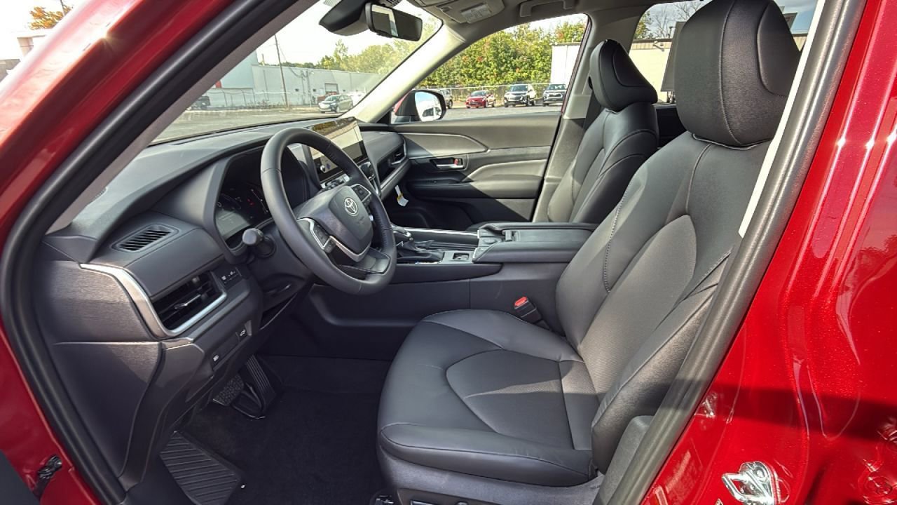 New 2026 Toyota Grand Highlander XLE image 30