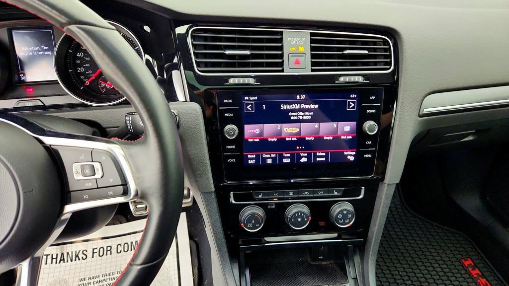 Used 2019 Volkswagen GTI SE FWD image 17