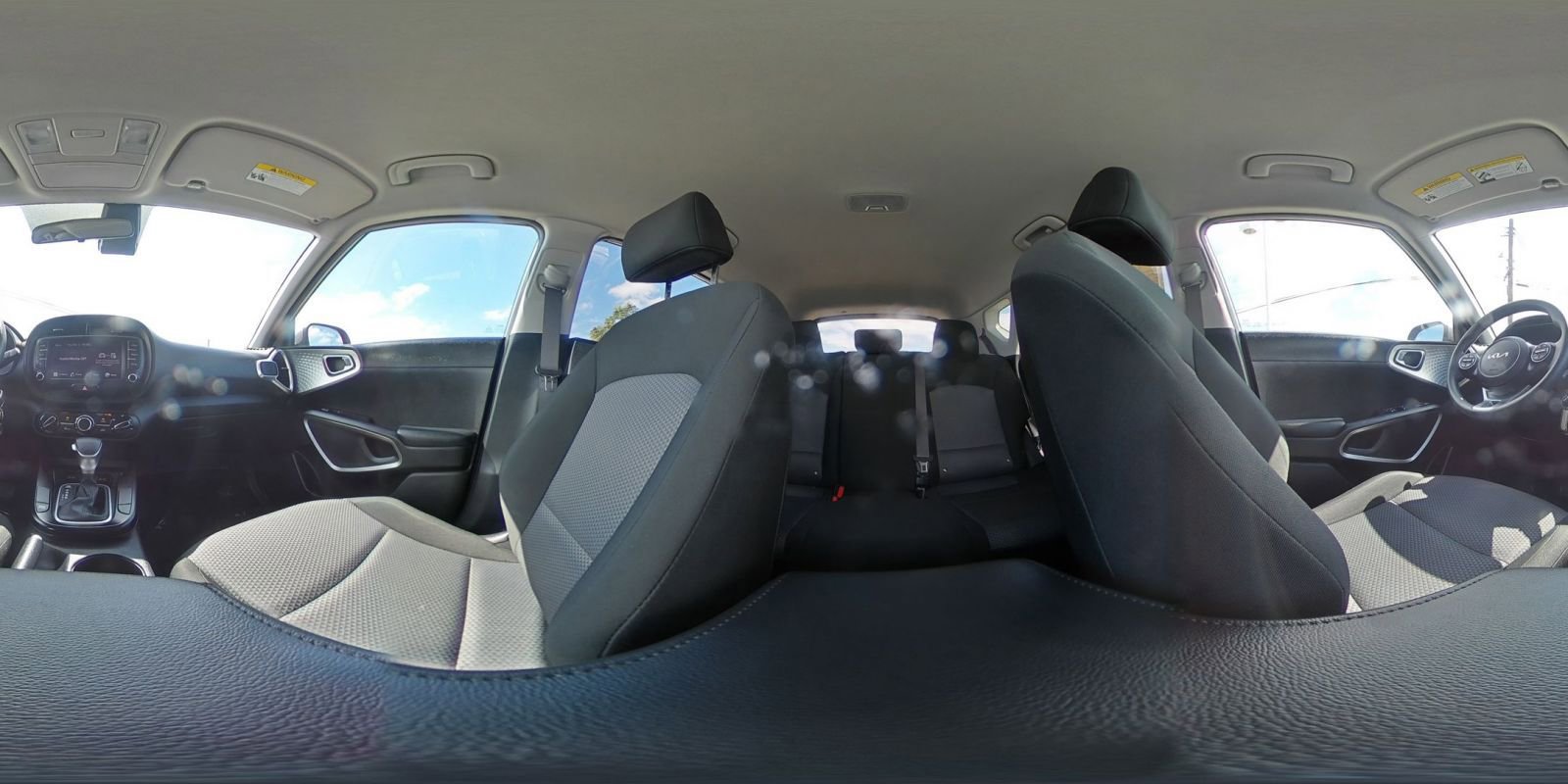 Used 2025 Kia Soul LX w/ LX Technology Package FWD image 42