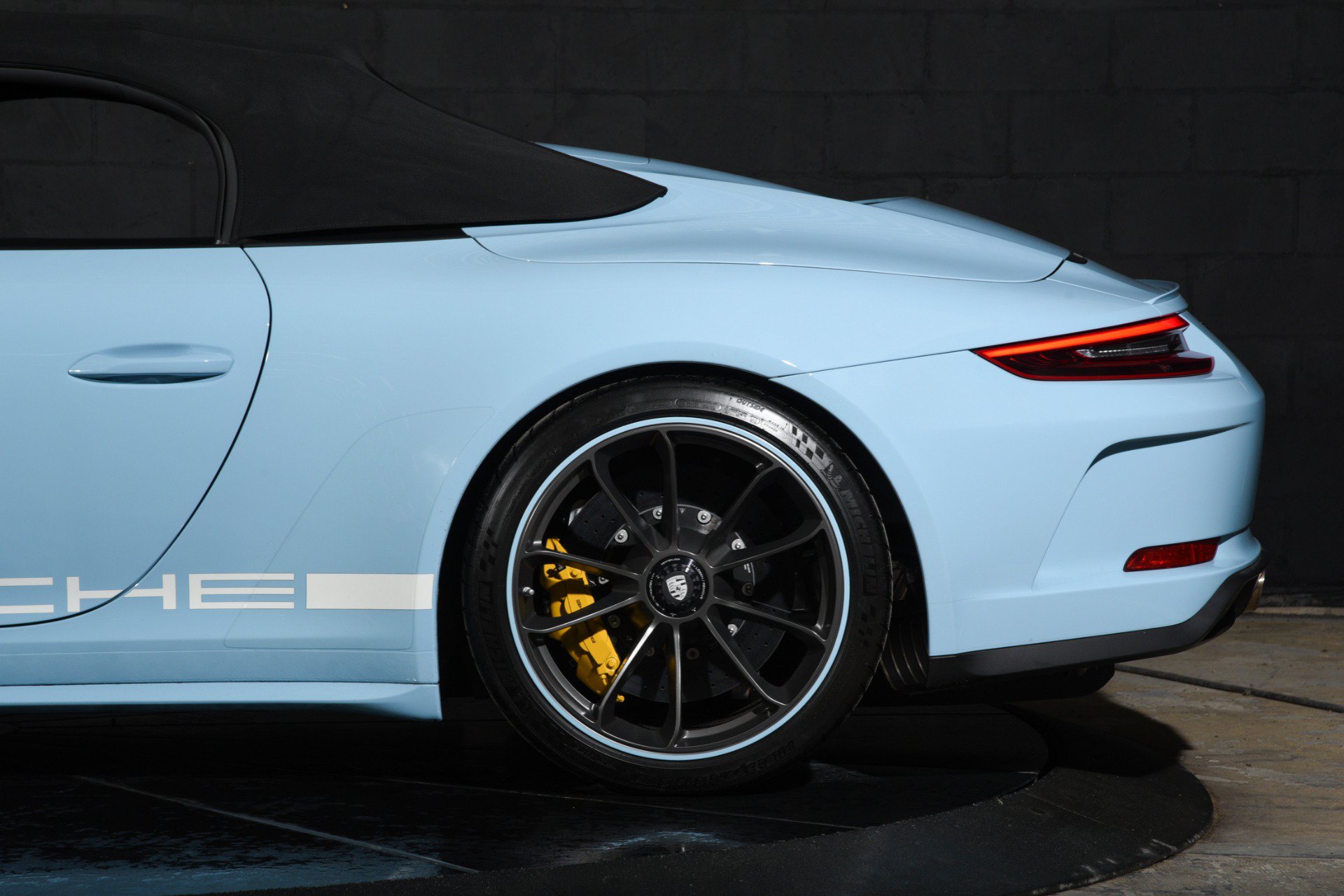 Used 2019 Porsche 911 Speedster RWD image 29