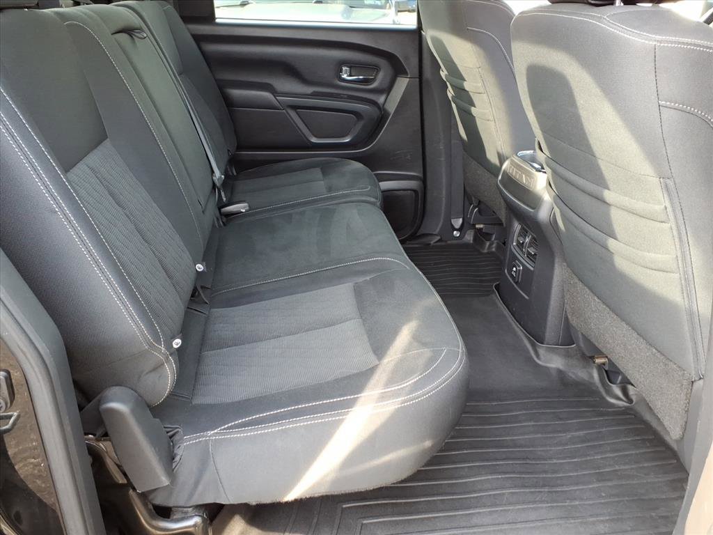 Used 2018 Nissan Titan SV w/ SV Convenience Package image 13