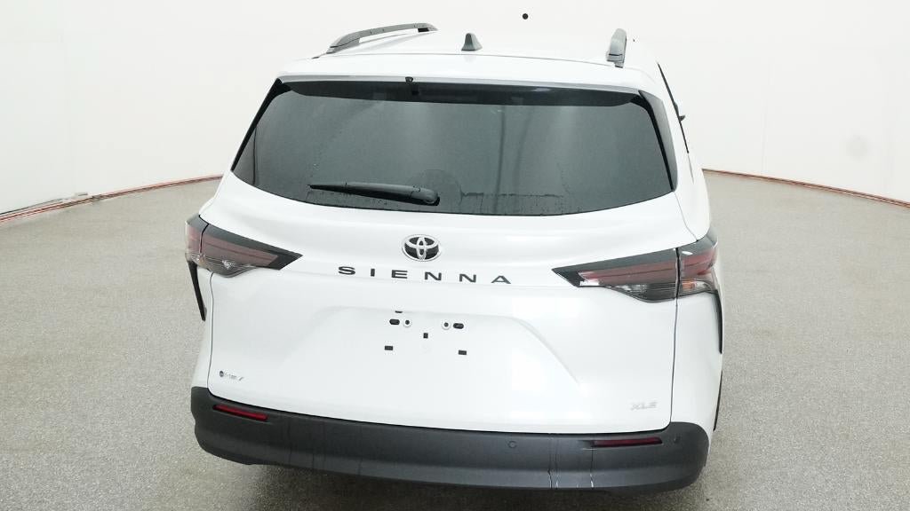 New 2026 Toyota Sienna XLE FWD image 7