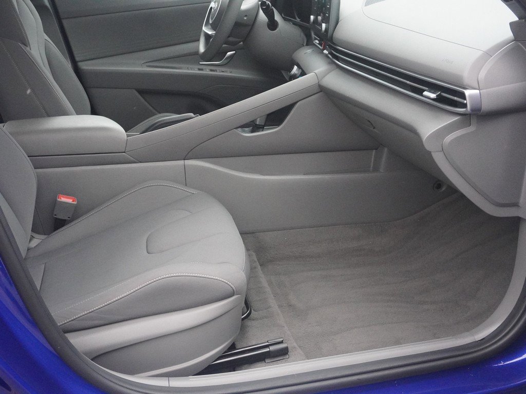 Used 2023 Hyundai Elantra SEL image 22