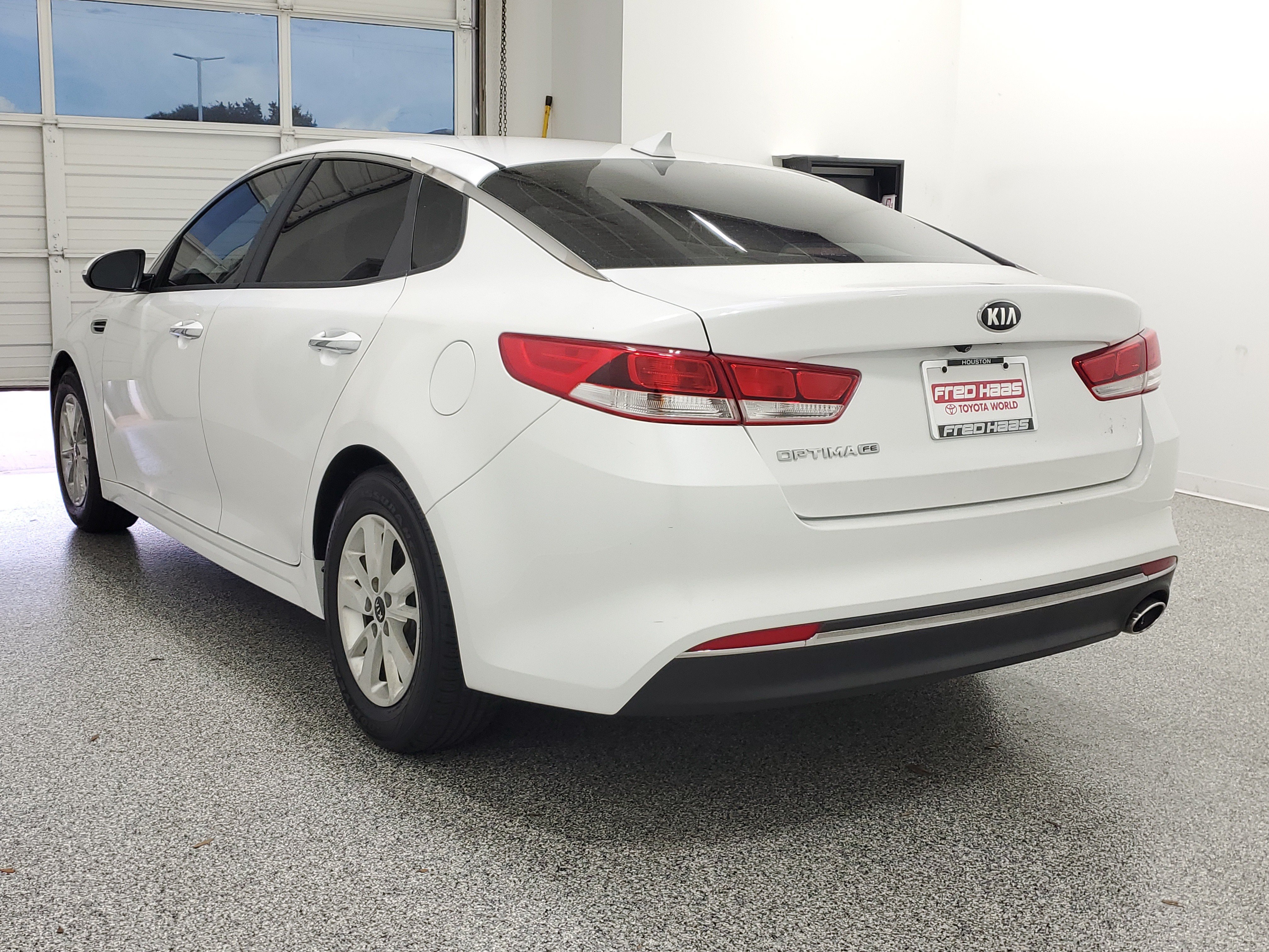 Used 2017 Kia Optima LX FWD image 7