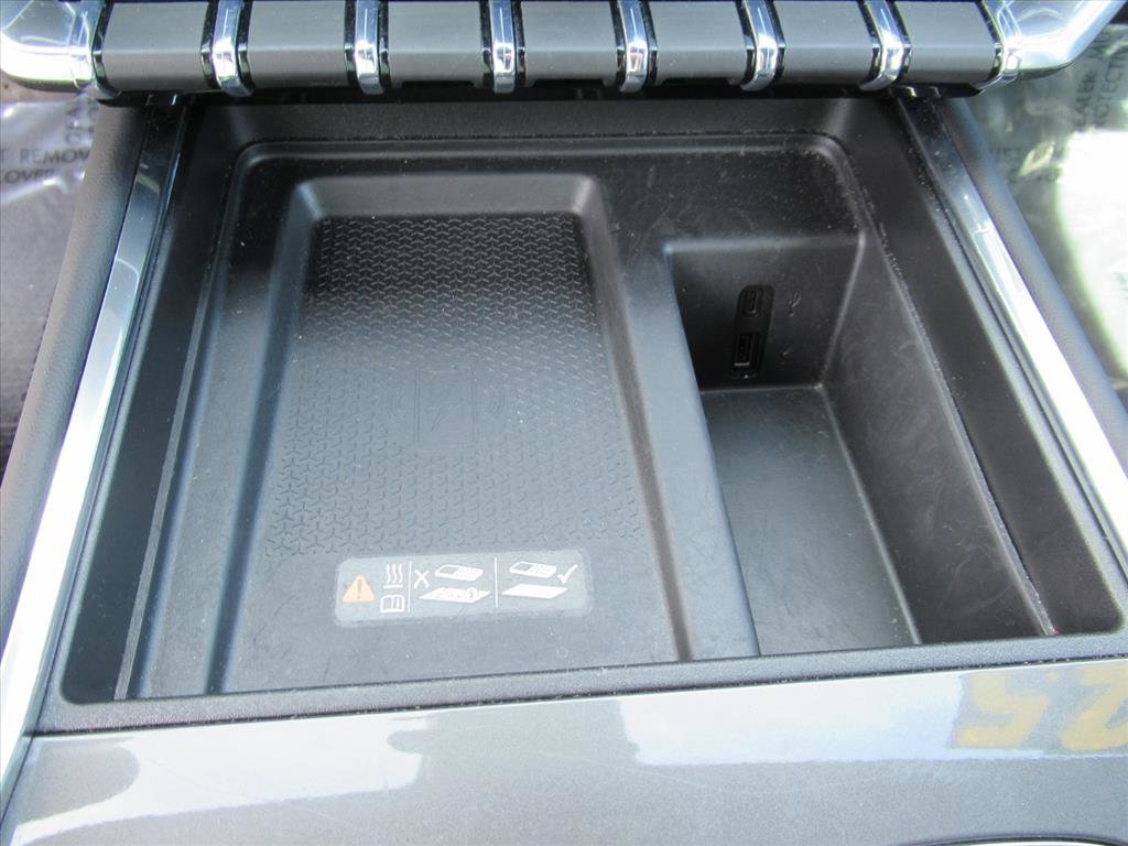 Used 2025 GMC Acadia Elevation image 20