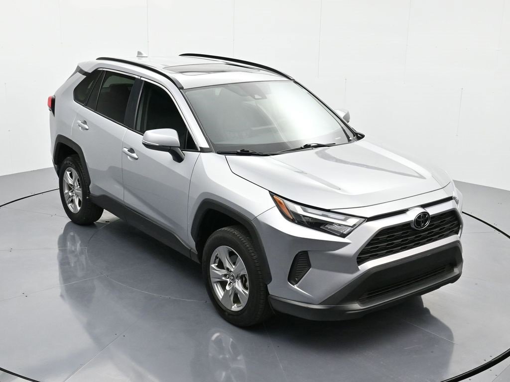Used 2025 Toyota RAV4 XLE image 28