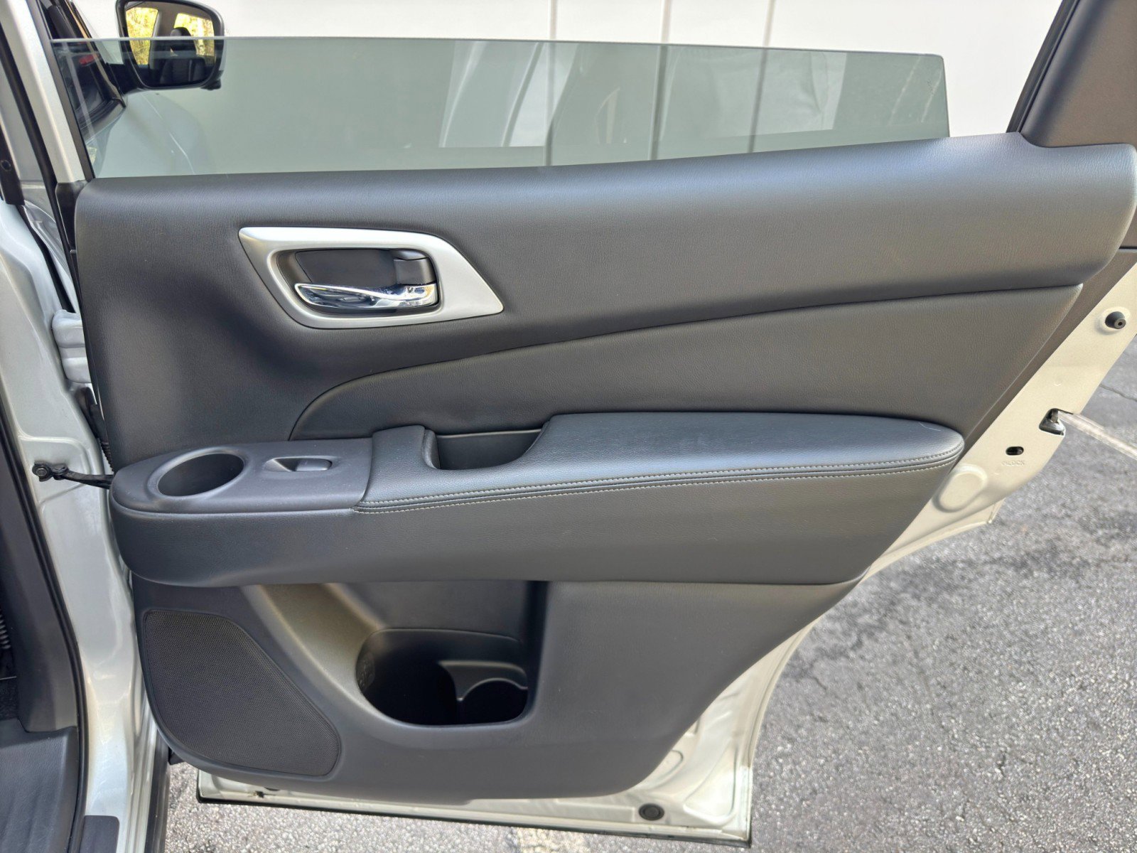 Used 2020 Nissan Pathfinder SL image 46