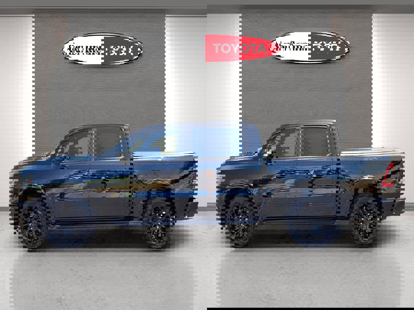 Used 2021 RAM 1500 Limited w/ Night Edition image 11