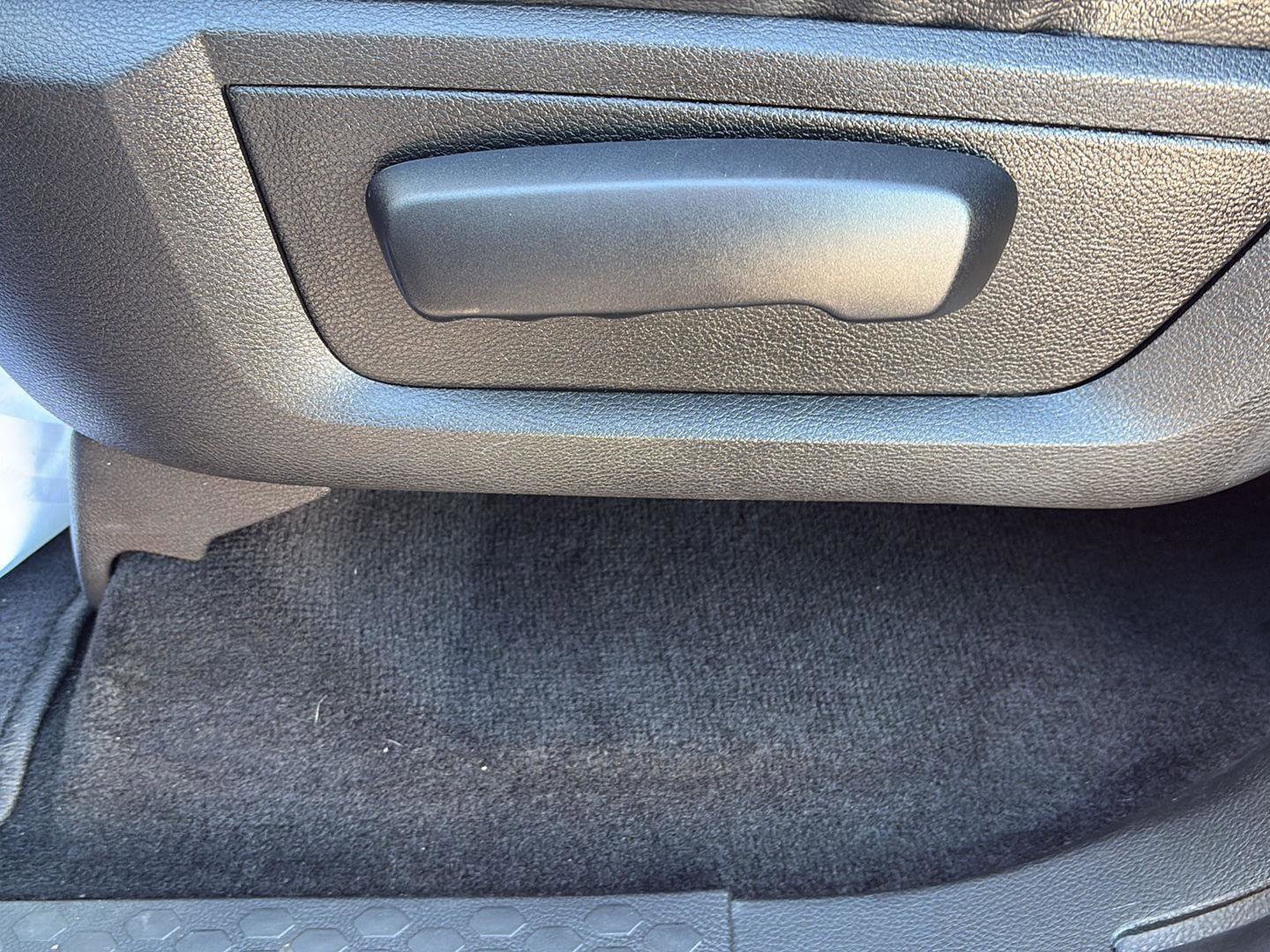 Used 2017 RAM 1500 Classic SLT image 14