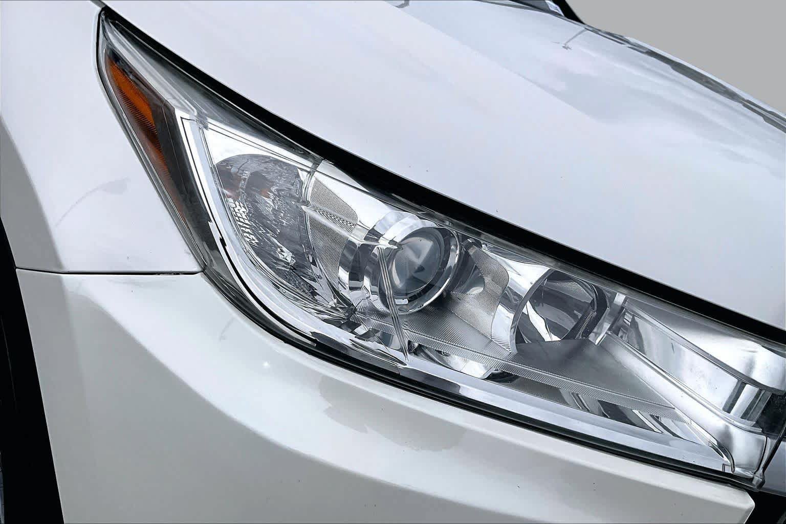 Used 2019 Toyota Highlander XLE AWD/4WD image 28