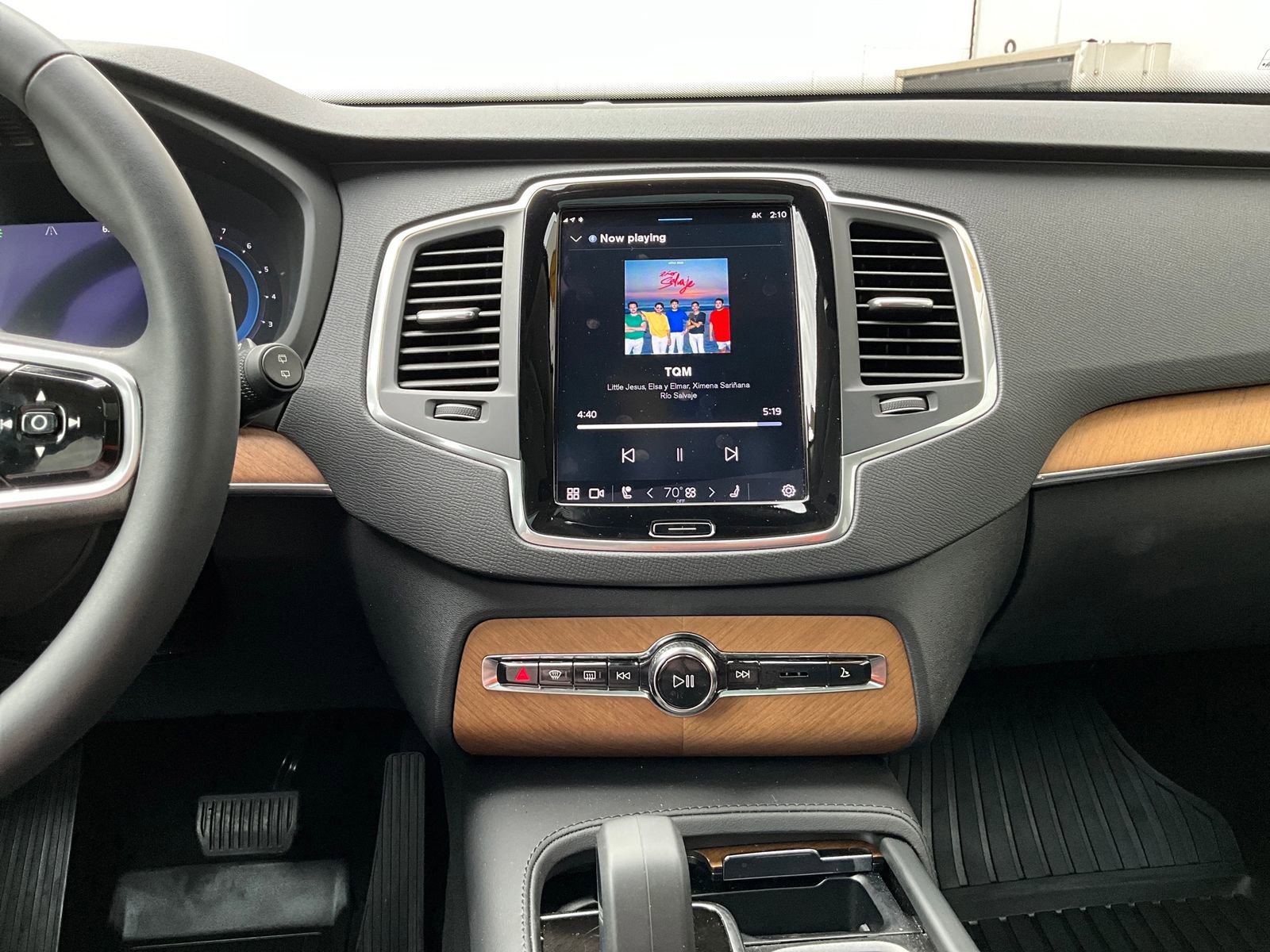 Certified 2024 Volvo XC90 B6 Core w/ Protection Package Premier image 20