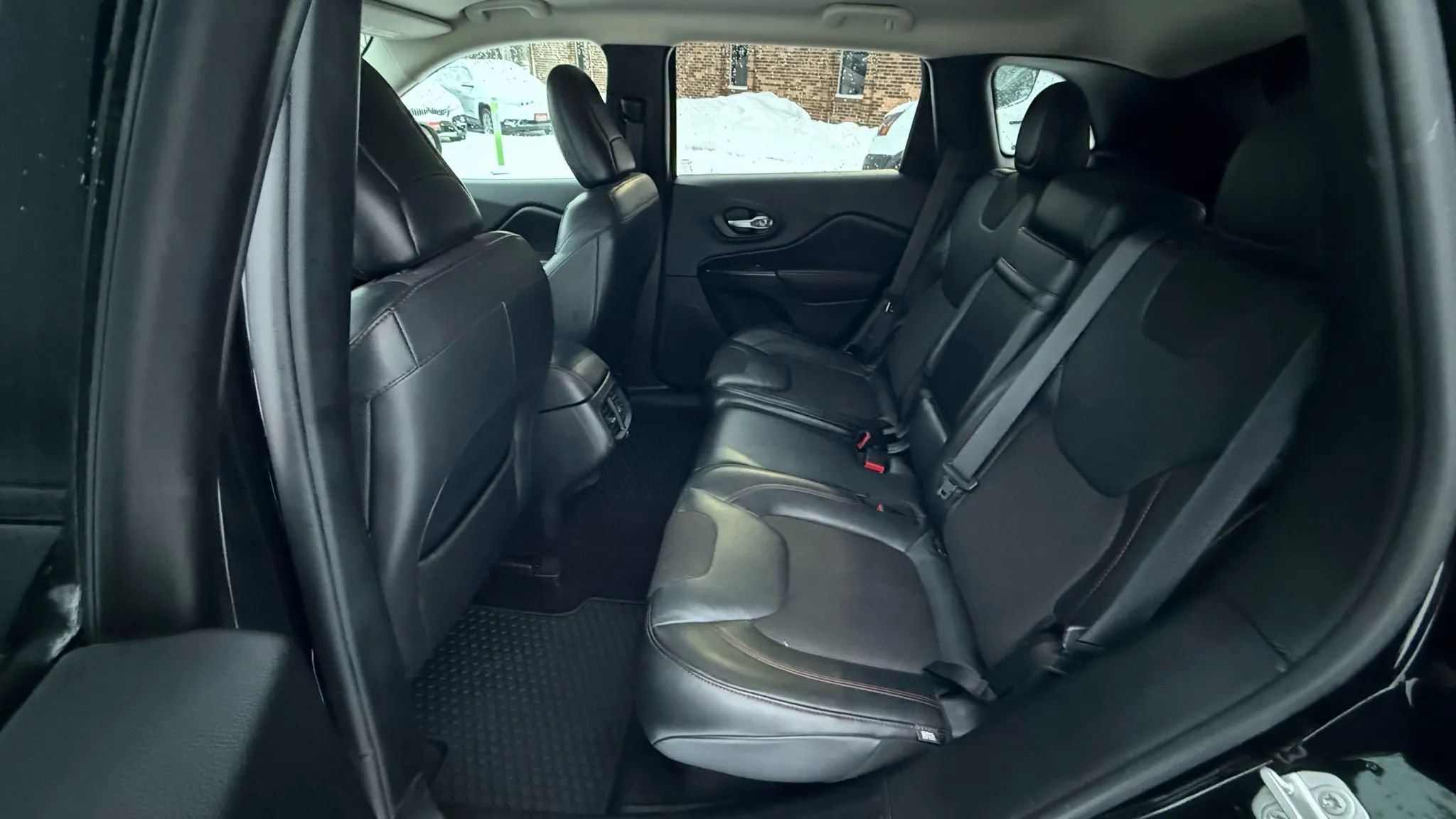 Used 2016 Jeep Cherokee Trailhawk image 23