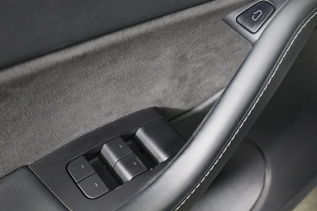 Used 2022 Tesla Model Y Performance AWD/4WD image 19